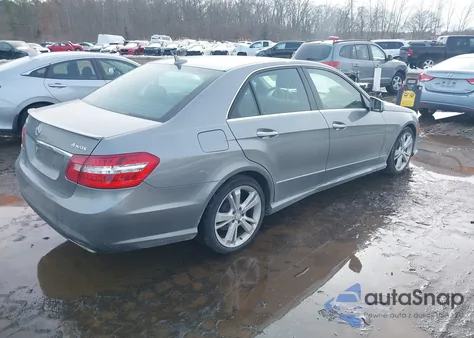 2013 Mercedes-Benz E 350 4Matic z USA, uszkodzony, nr VIN WDDHF8JB3DA745170